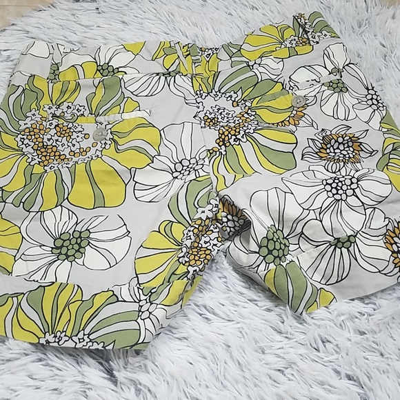 Mossimo Shorts - Picture 3 of 3